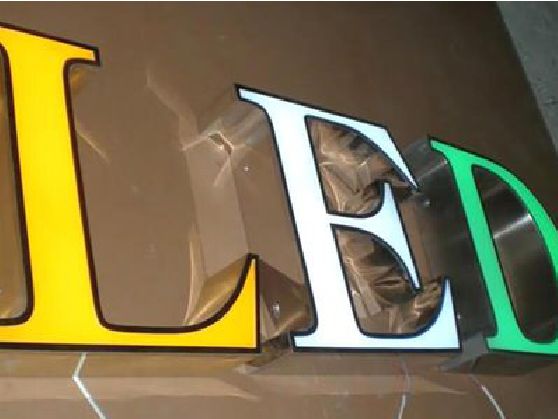 耒阳市介绍LED招牌的基础知识。